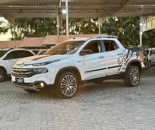 FIAT TORO 2.0 16V TURBO DIESEL FREEDOM 4WD MANUAL FIAT TORO 2.0 16V TURBO DIESEL FREEDOM 4WD MANUAL